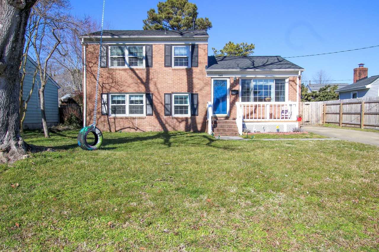 846 Thames Dr - Photo 2 of 16