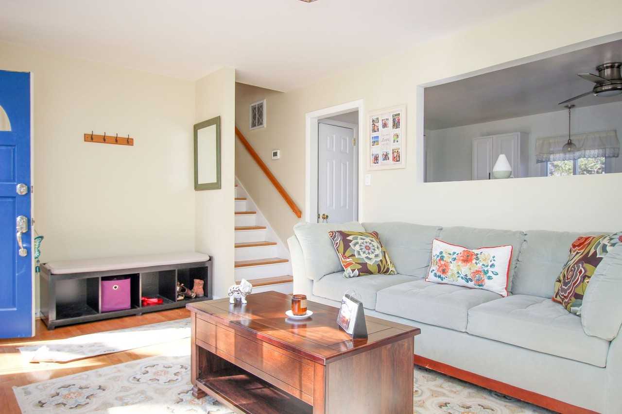 846 Thames Dr - Photo 3 of 16