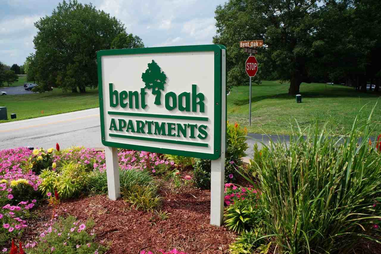 Bent Oak Apartments - Photo 2 of 26