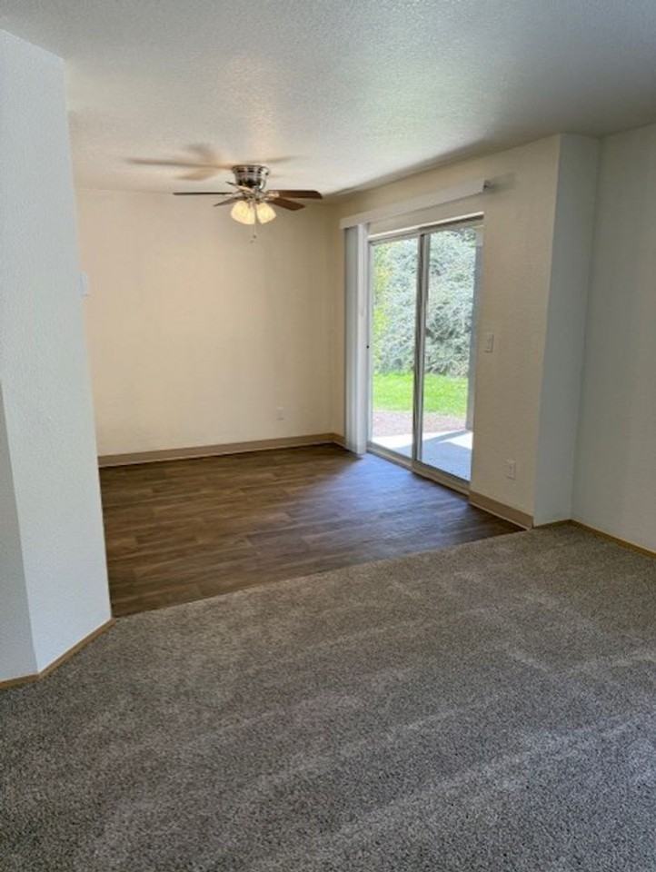 Oakridge - Photo 4 of 50