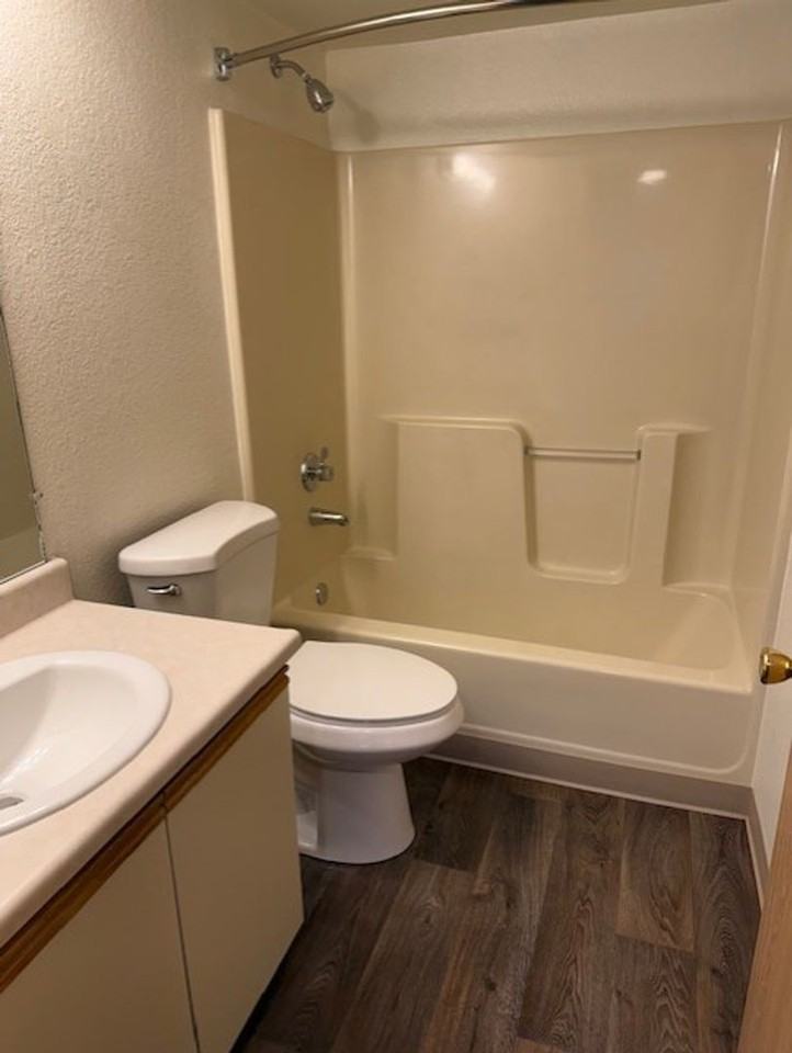 Oakridge - Photo 5 of 12