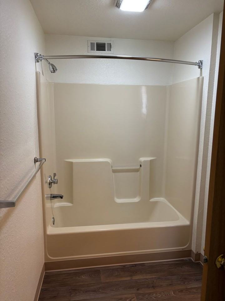 Oakridge - Photo 6 of 12