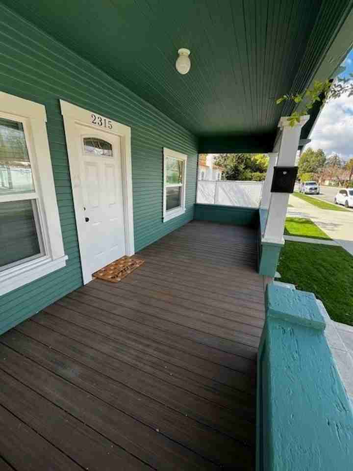 2315 22nd St - Photo 2 of 13