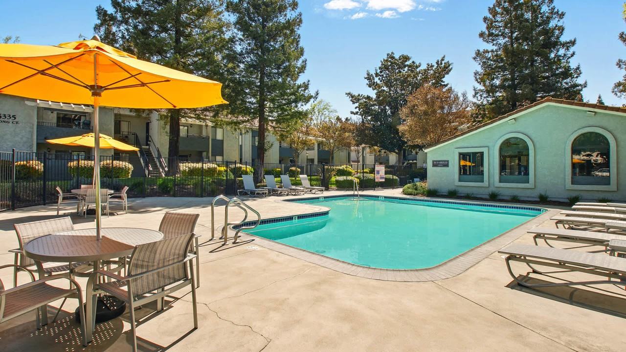 Verde - Photo 2 of 25