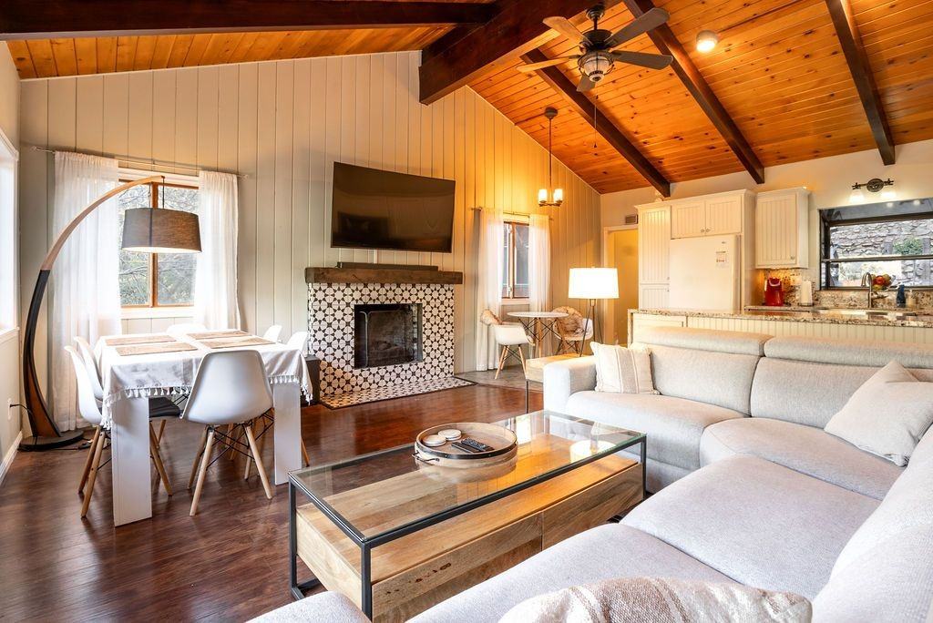 24933 Faulhorn Dr - Photo 5 of 36