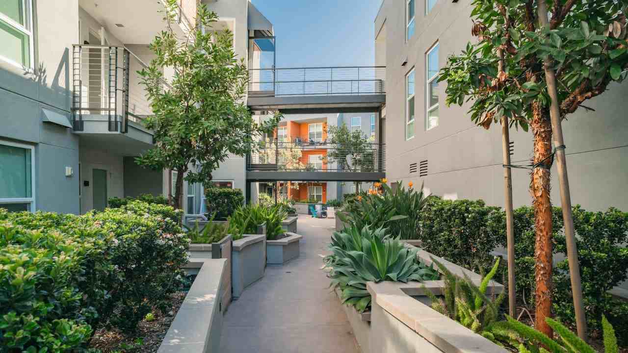 Mara Pacific Beach - Photo 3 of 41