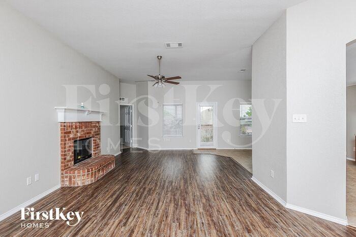 9228 Alyssa Dr - Photo 3 of 16