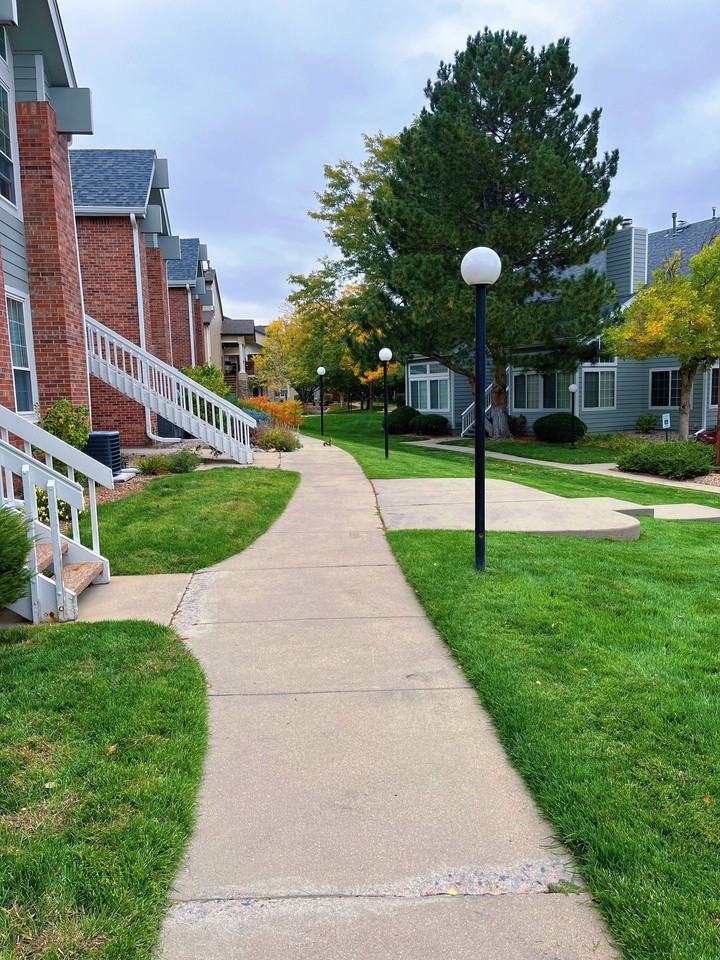 4044 S Carson St #F - Photo 2 of 15