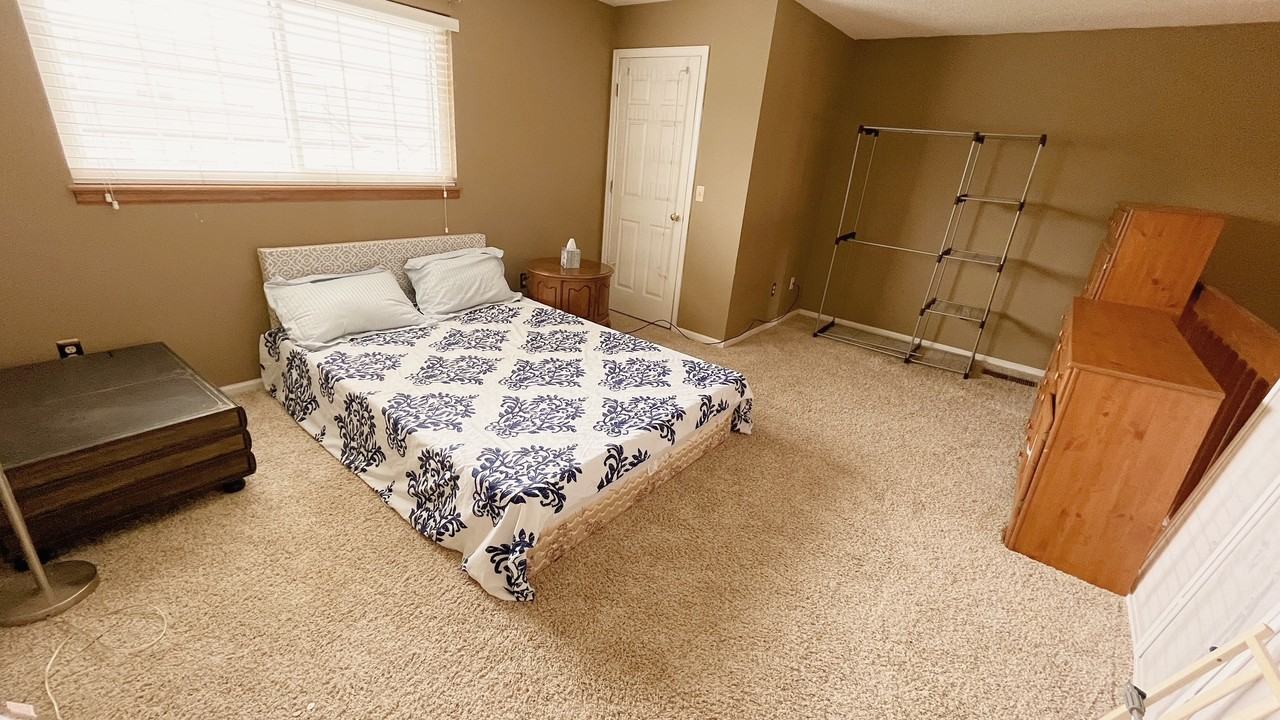 4044 S Carson St #F - Photo 5 of 15