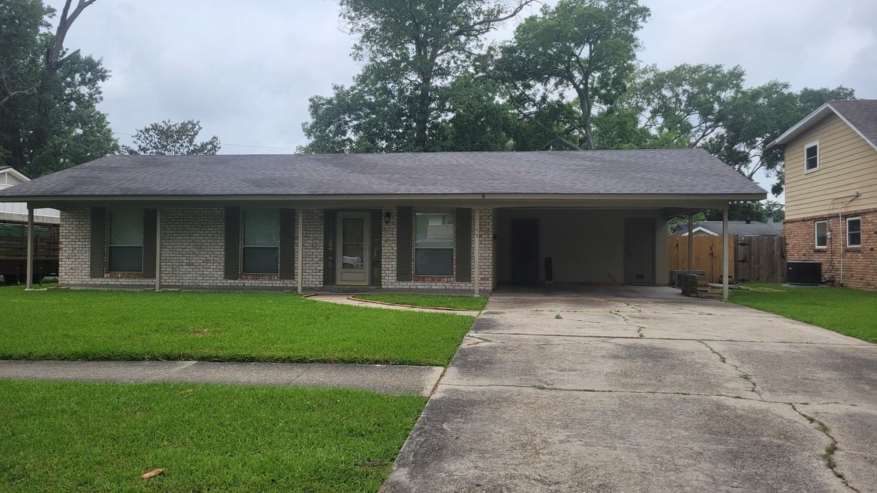 3044 Cedarcrest Ave #NA - Photo 2 of 12