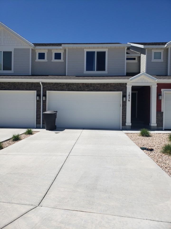 1826 S 460 W #1826 - Photo 2 of 20
