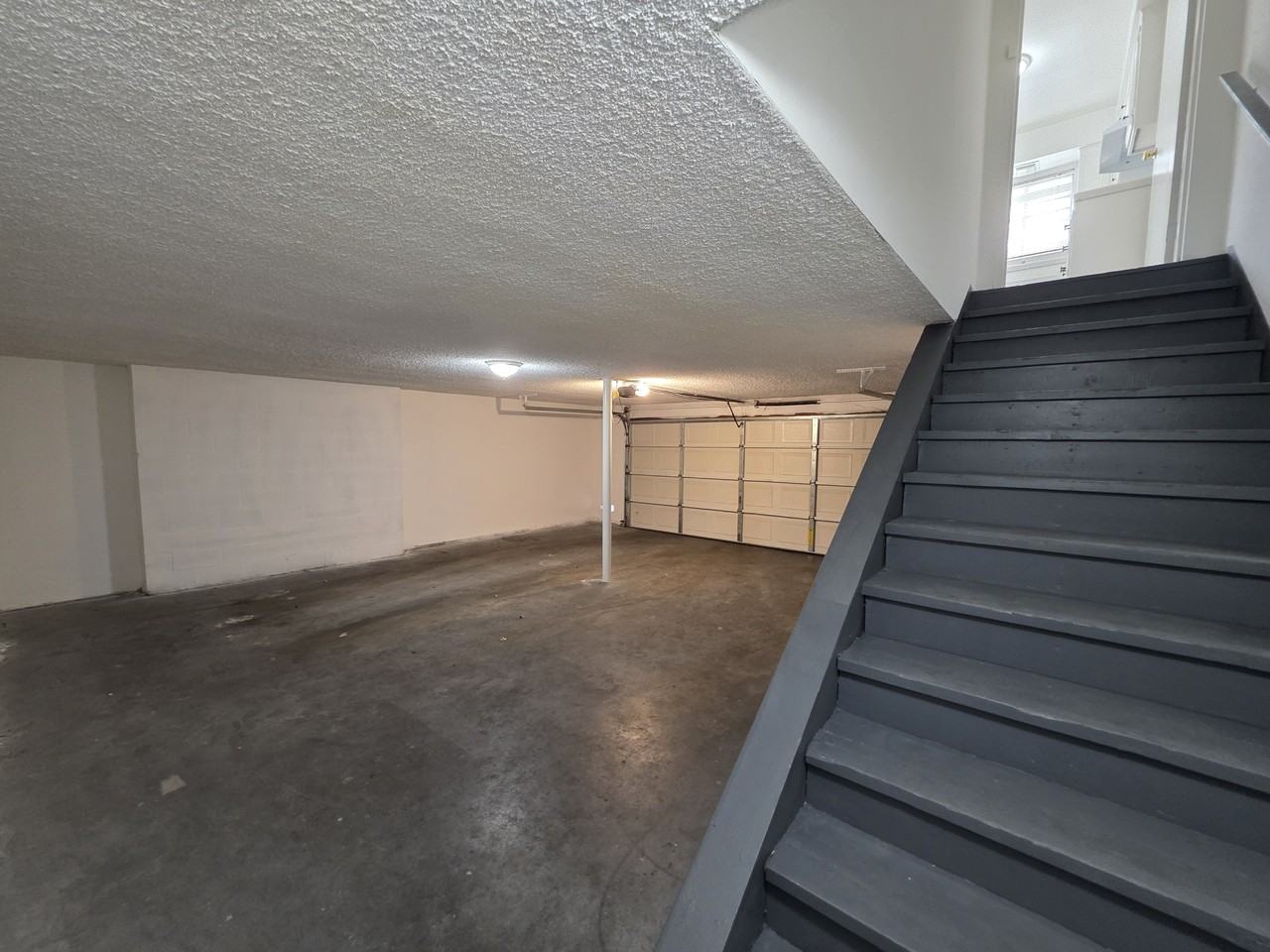 2508 Oswell St - Photo 6 of 13