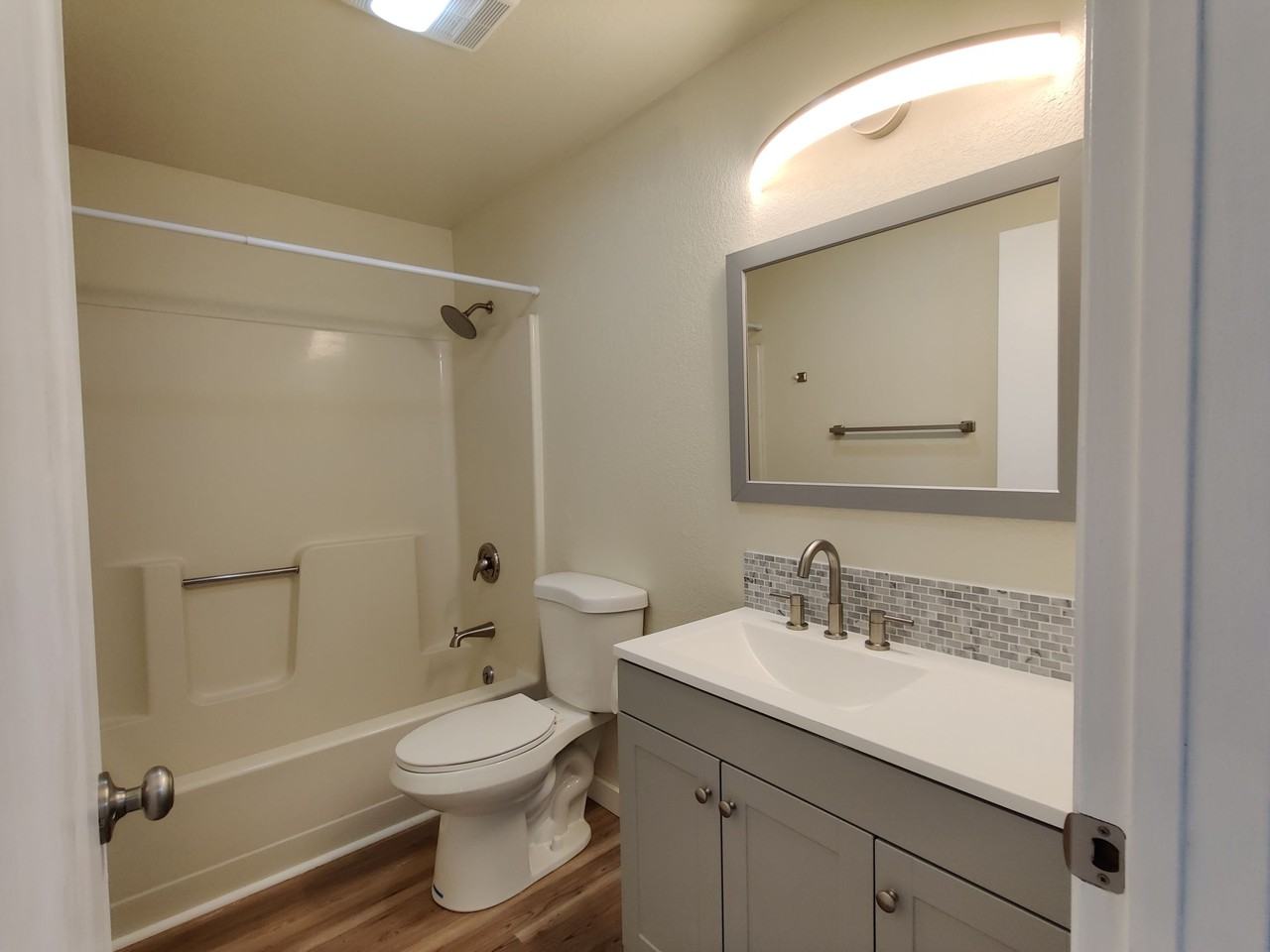 4932 Wilshire Ct Se #B - Photo 4 of 19