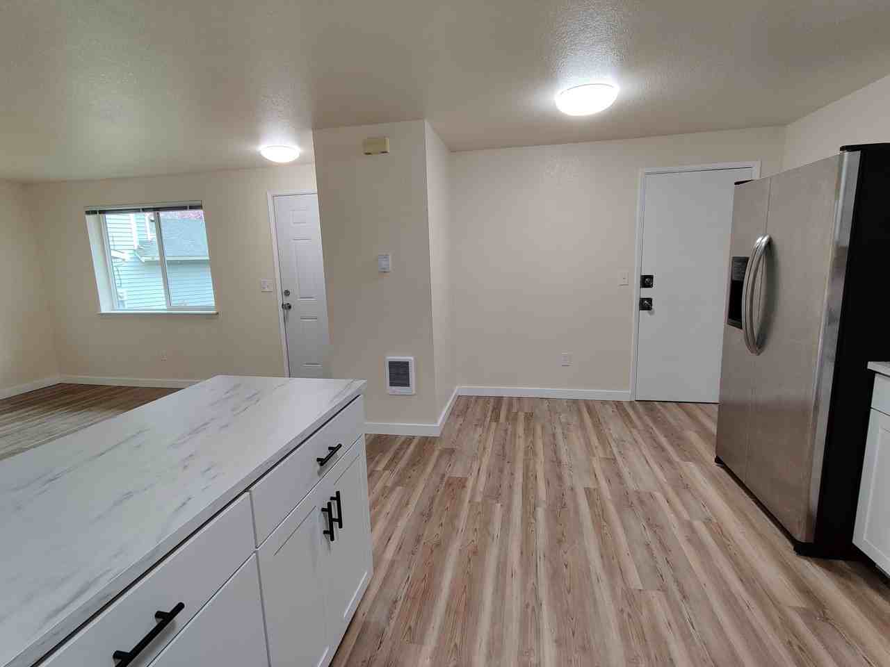 4932 Wilshire Ct Se #B - Photo 6 of 19