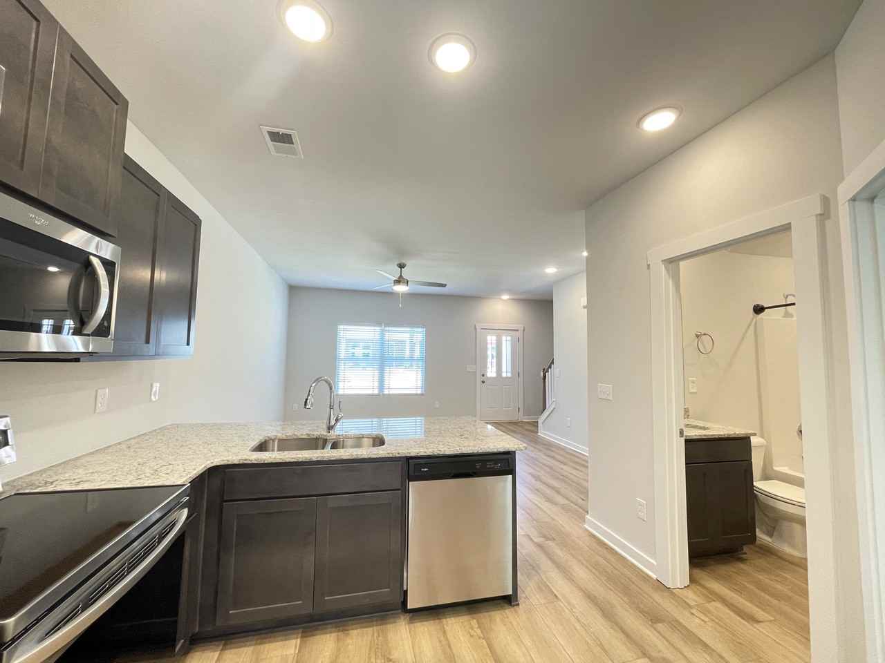 422 Falls Pt Sw #422 - Photo 4 of 28