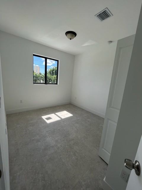 2730 SW 90th Ave - Photo 3 of 9