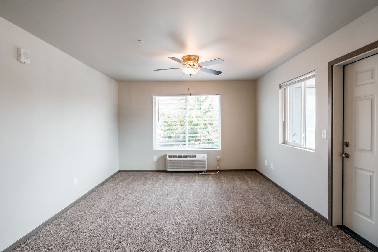 4 Corners Apartments - Photo 3 of 24