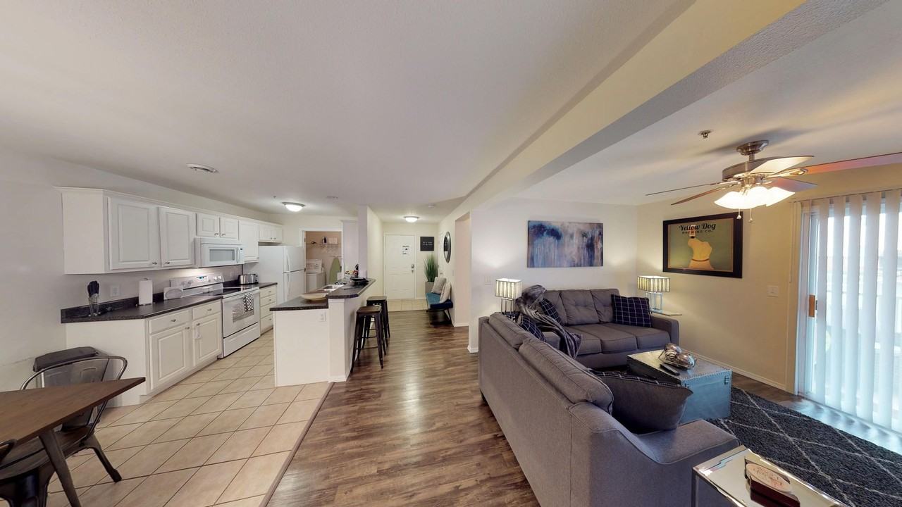 acar-The Carlyle Apartment Homes - Photo 3 of 21