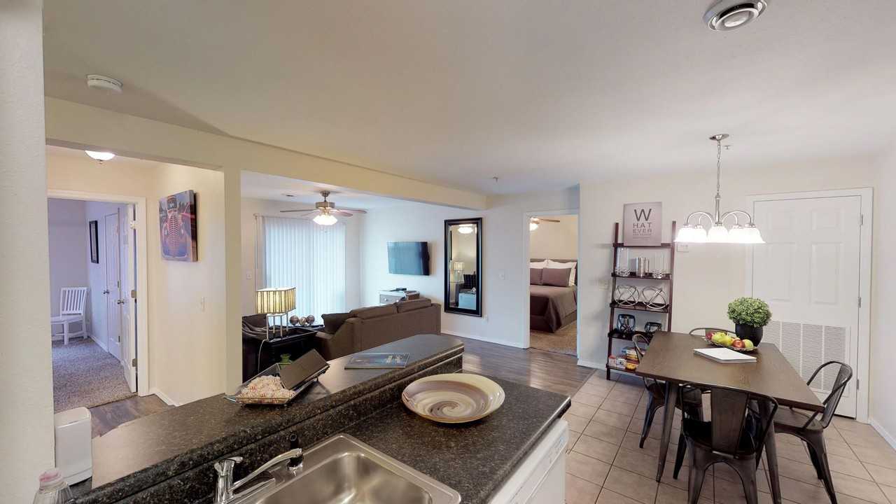 acar-The Carlyle Apartment Homes - Photo 4 of 21