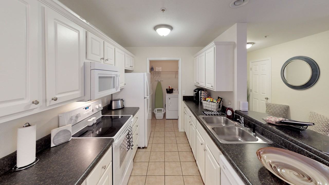 acar-The Carlyle Apartment Homes - Photo 6 of 21