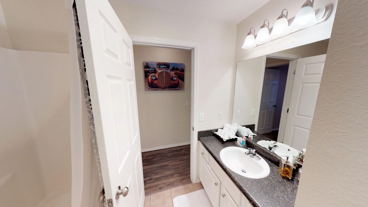 acar-The Carlyle Apartment Homes - Photo 7 of 21