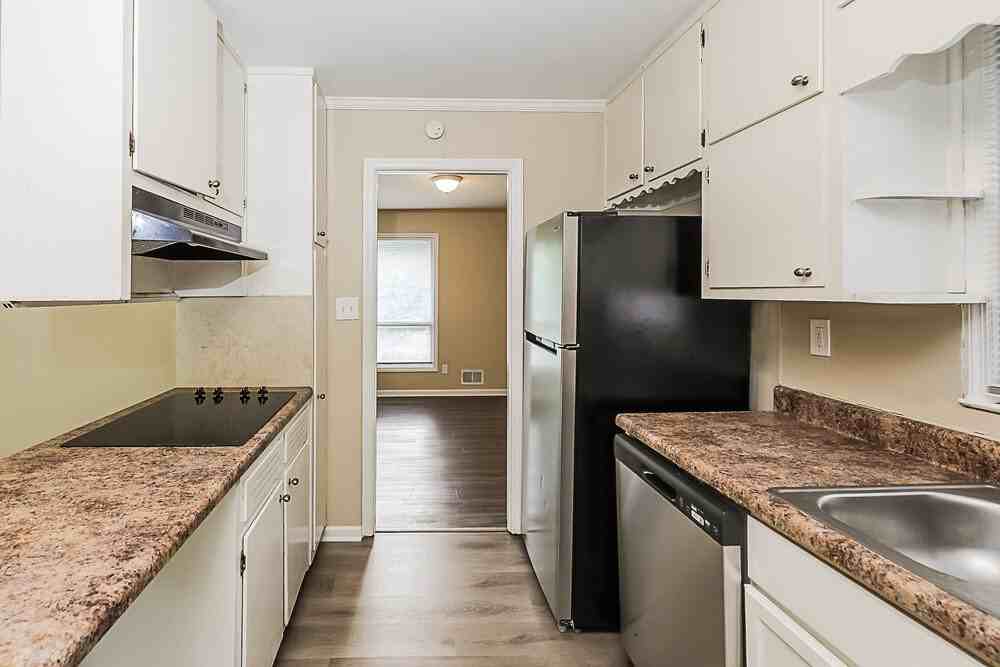 6913 Doncaster Rd - Photo 7 of 18