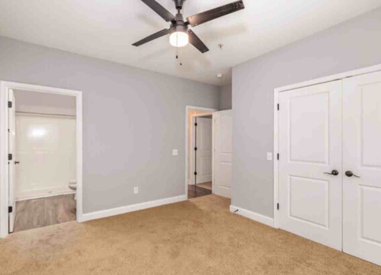 600 Station Square Apartments - Photo 3 of 24