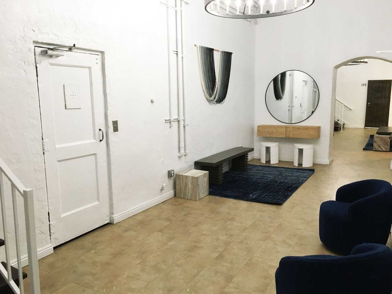 mon5233 - Photo 2 of 18