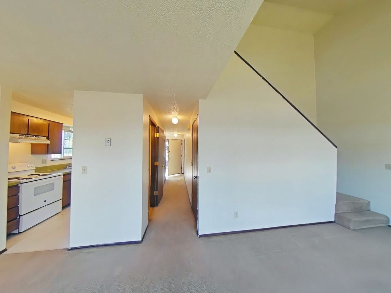 2624 Nw Coolidge Way - Photo 2 of 11
