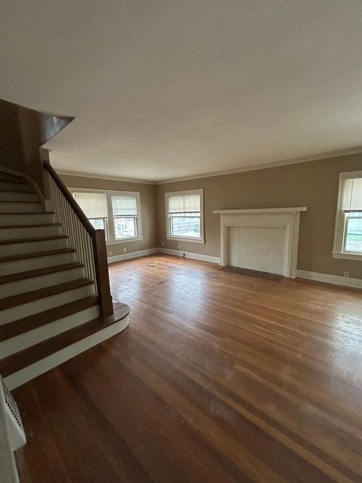 5347 Harrison St - Photo 3 of 13