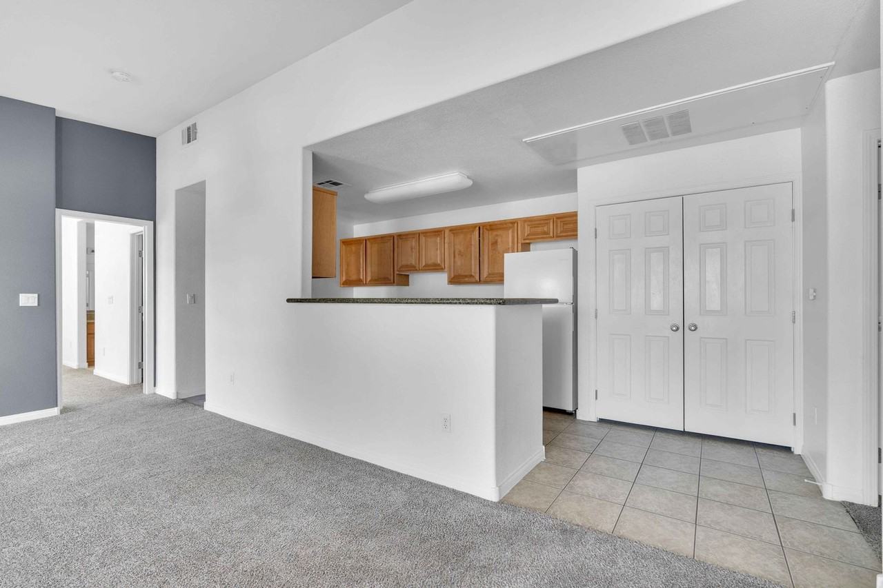 9925 W. Russell Road - Photo 3 of 36