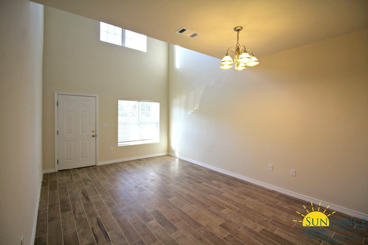 1547 Bentley Cir - Photo 3 of 16