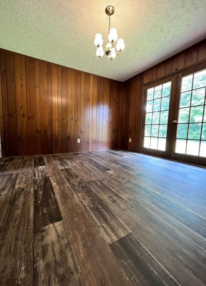 11621 Hooper Dr - Photo 3 of 6