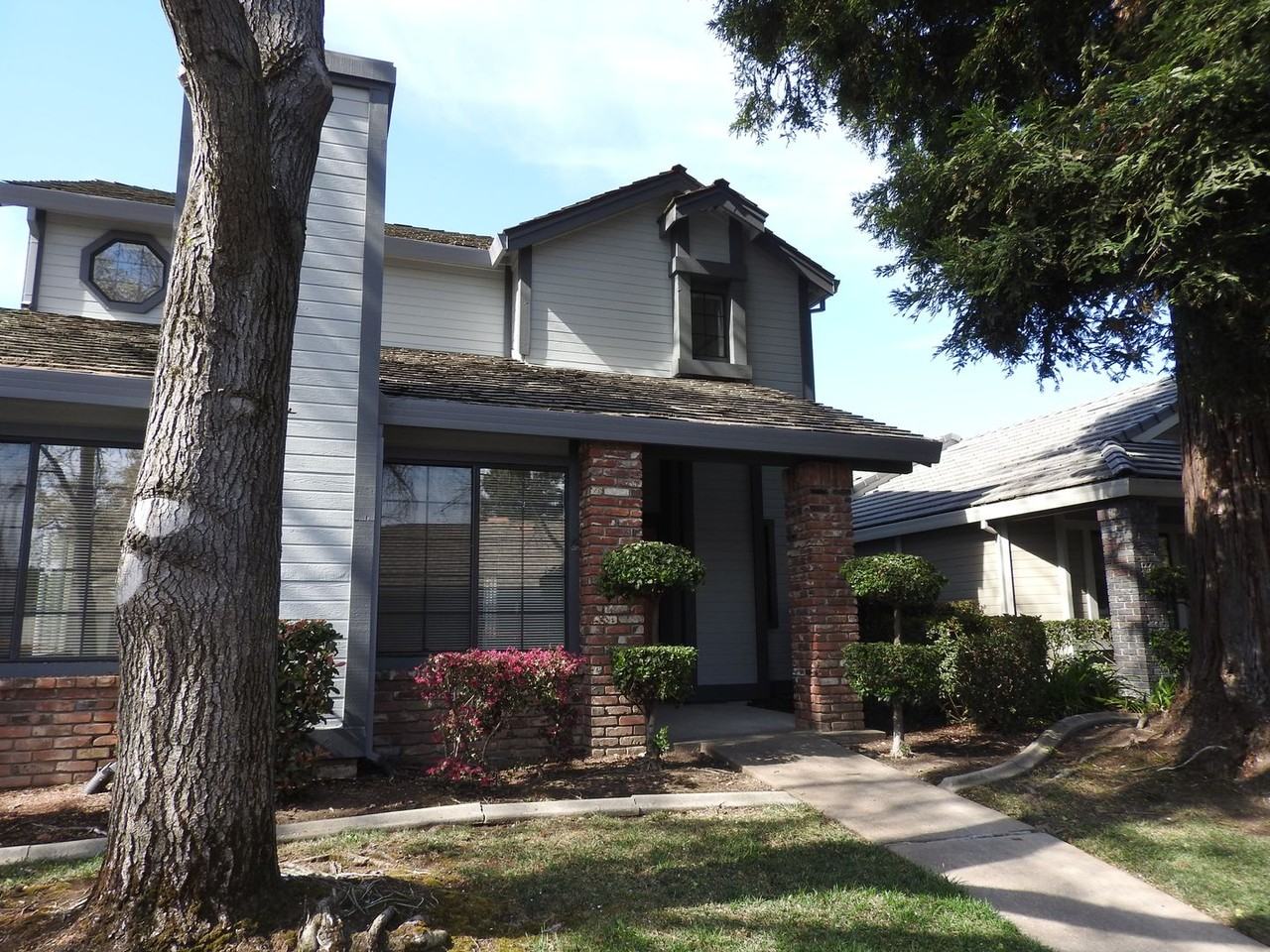 1617 Woodhill Dr - Photo 2 of 23