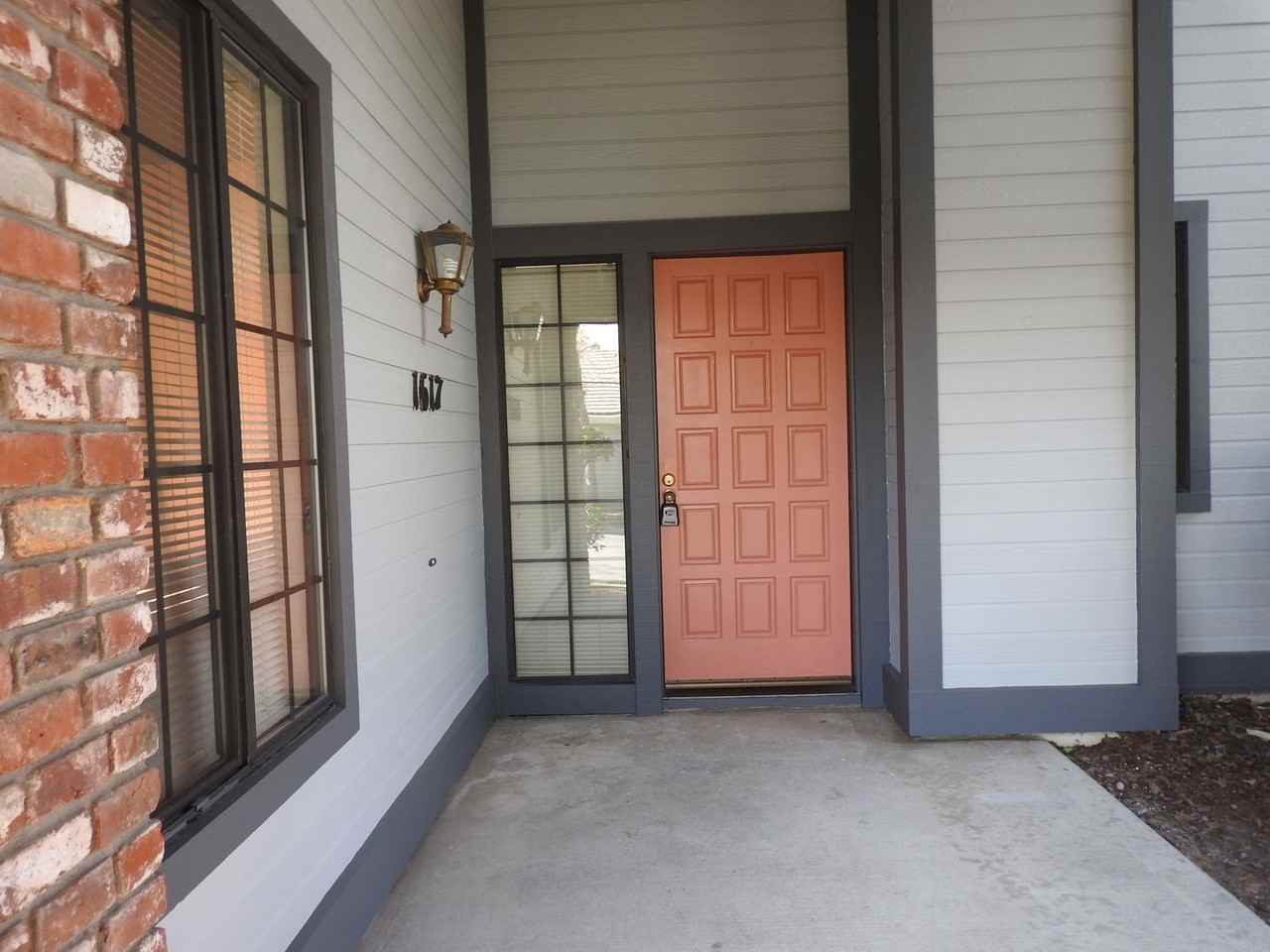 1617 Woodhill Dr - Photo 3 of 23