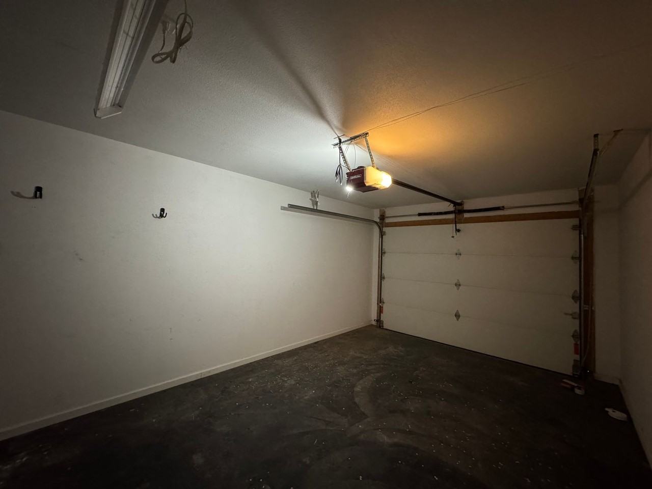 512 E Reed St - Photo 2 of 13