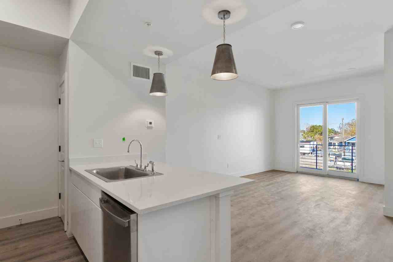 3001 Conti - Photo 4 of 29