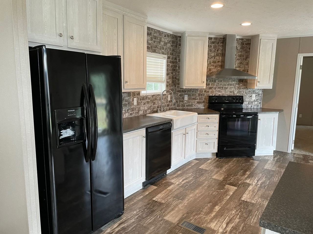 5536 Conelson Rd - Photo 4 of 23