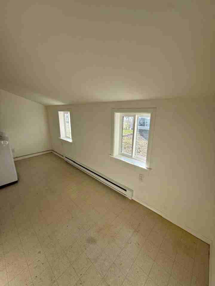 703 E Missoula Ave - Photo 4 of 25