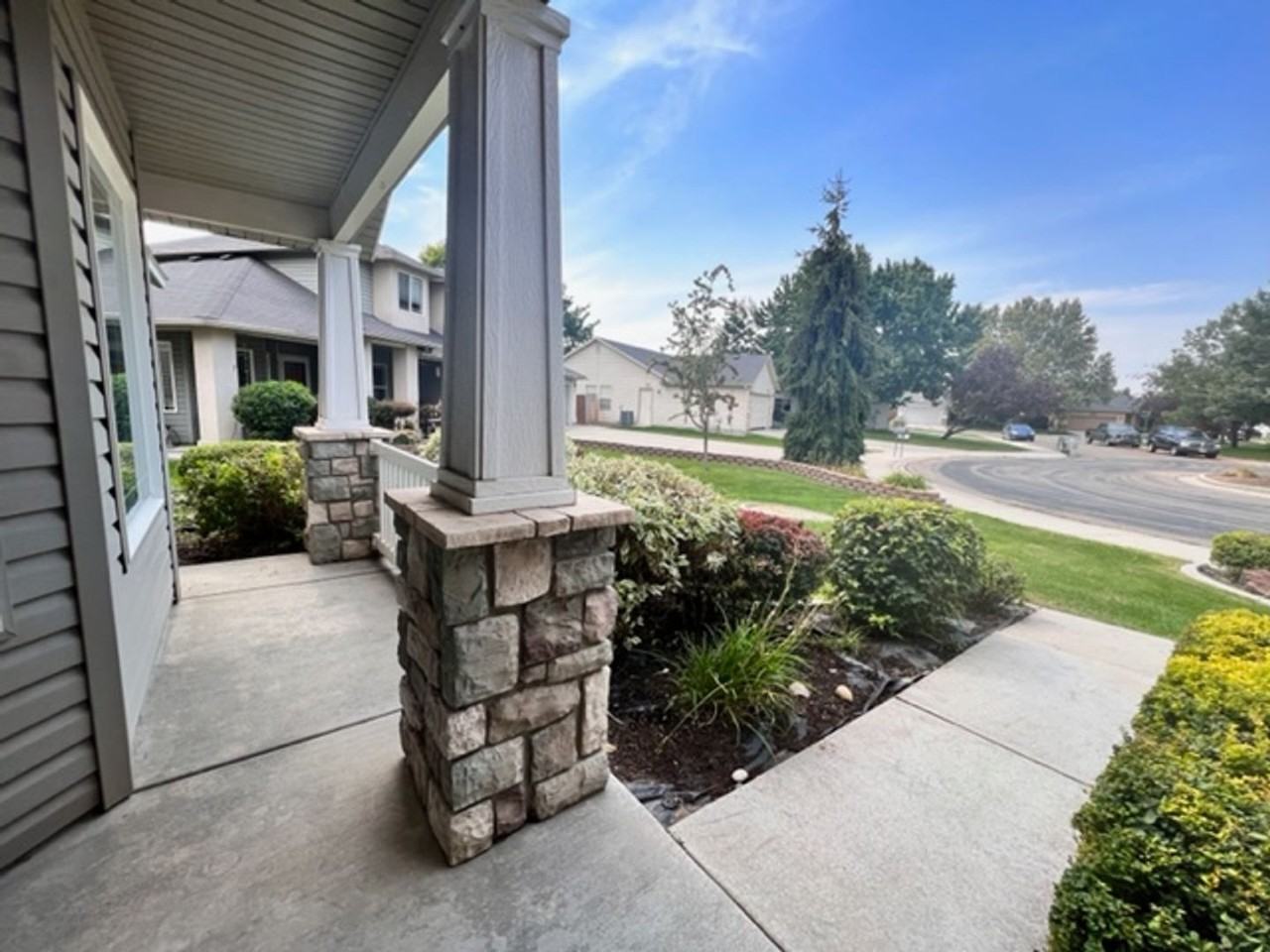13037 W Peachleaf Ct - Photo 3 of 25
