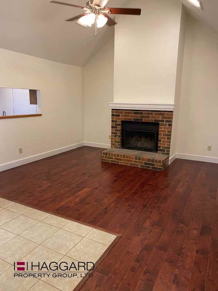 8920 Marilyn Dr - Photo 3 of 18