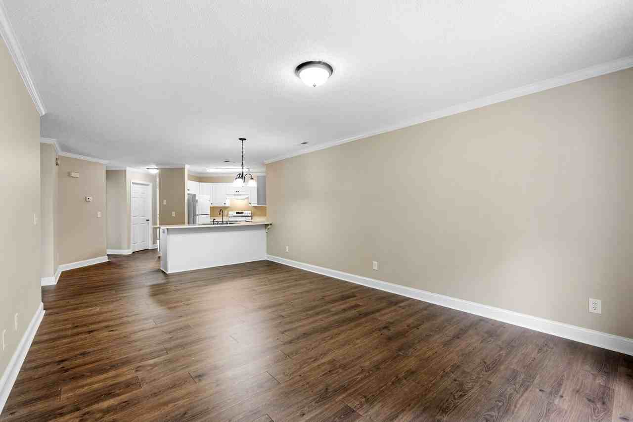 10 Whitfield Way - Photo 3 of 27