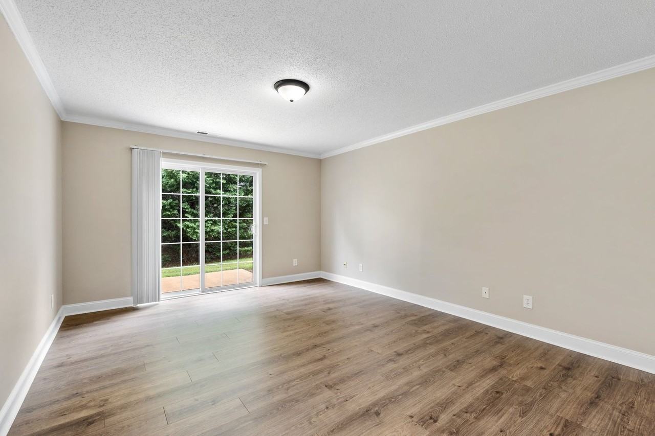 10 Whitfield Way - Photo 4 of 27