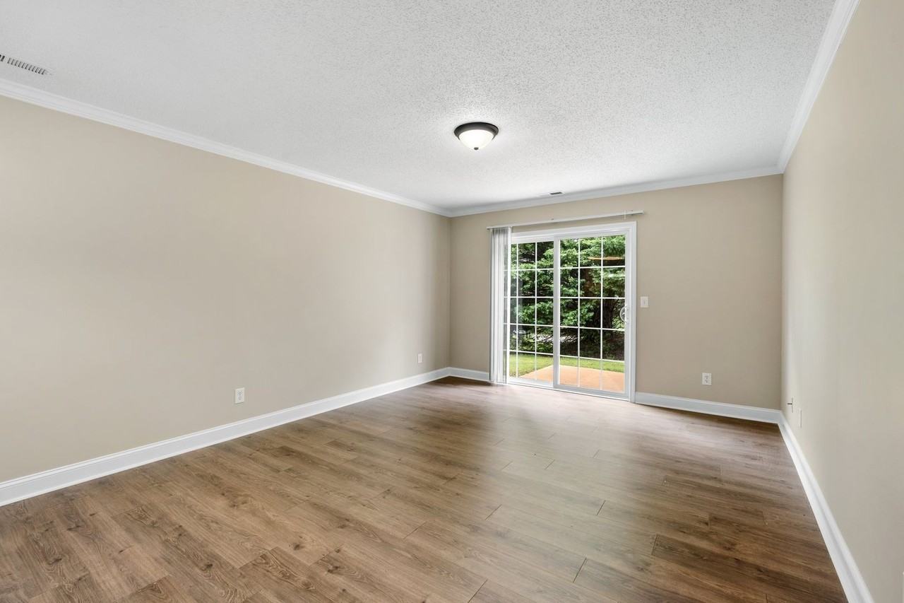 10 Whitfield Way - Photo 5 of 27