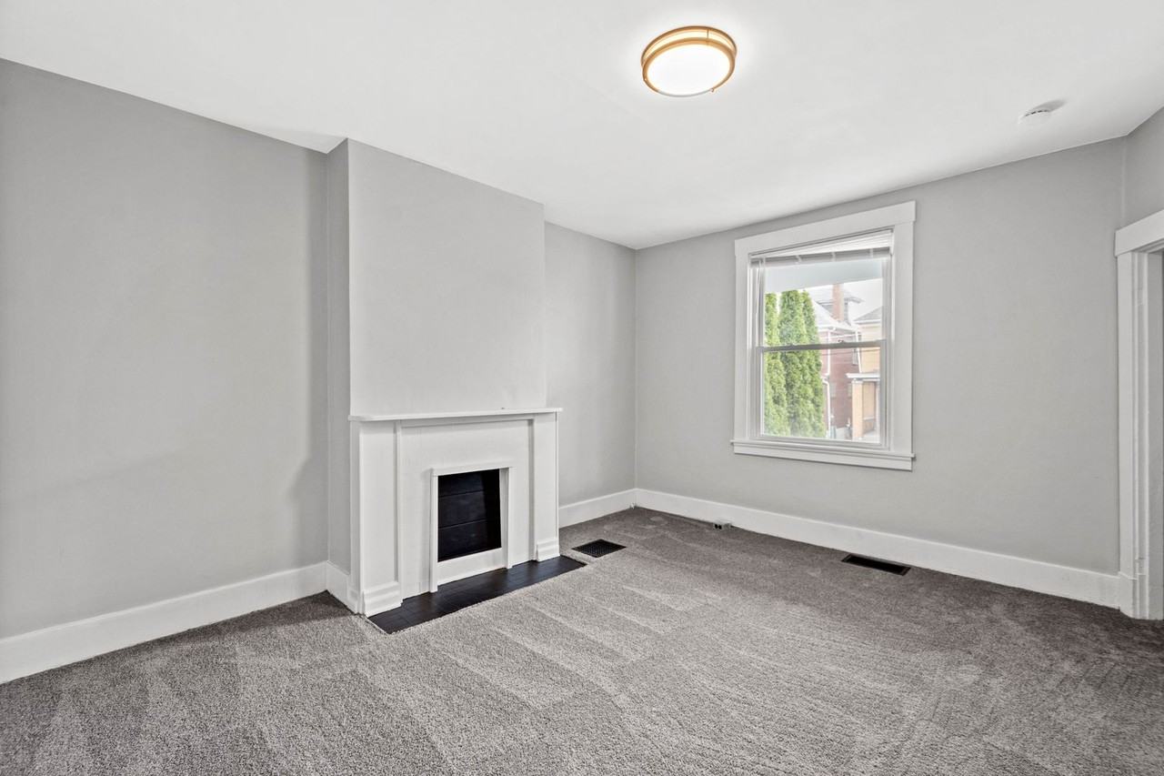 1210 Sylvan St - Photo 3 of 28