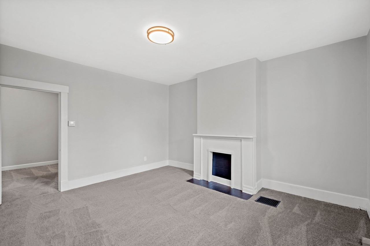 1210 Sylvan St - Photo 7 of 28