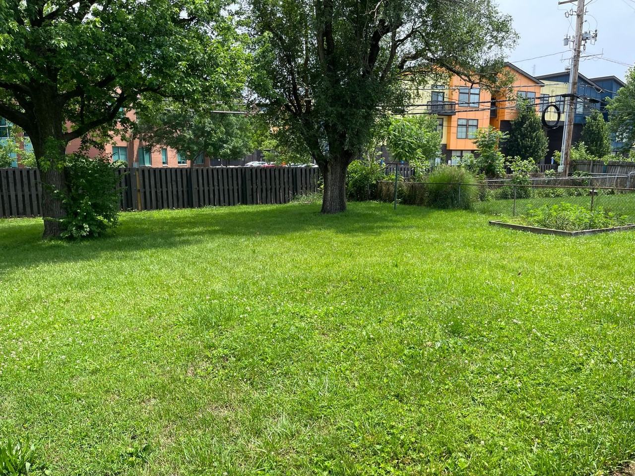 1818 Rhoda Ave - Photo 3 of 13