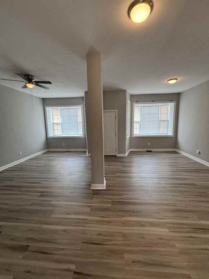 112 Lexington St - Photo 2 of 11