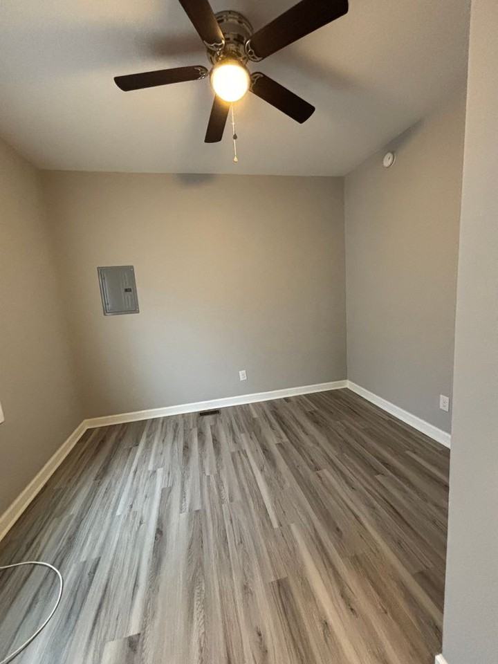 112 Lexington St - Photo 5 of 11