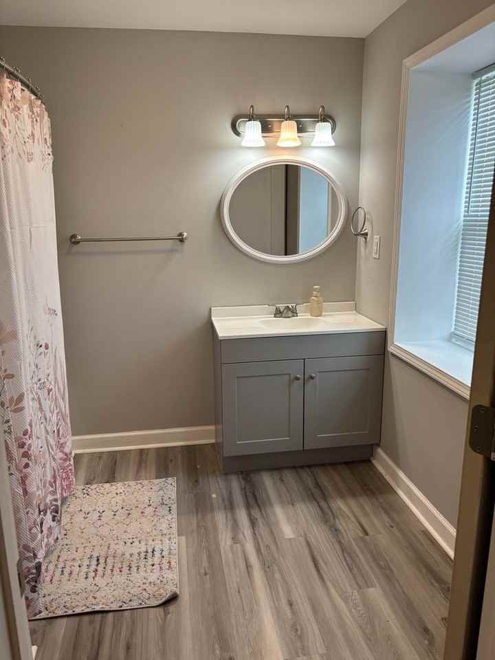 112 Lexington St - Photo 6 of 11